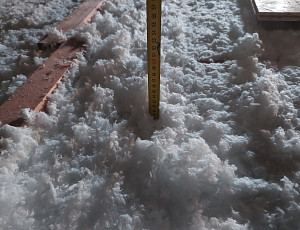 Zateplení stropu bytového domu pomocí foukané izolace